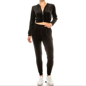 Sale 🚨🎁Black Two Piece Velvet Zipper Jacket with Joggers Pants Set
